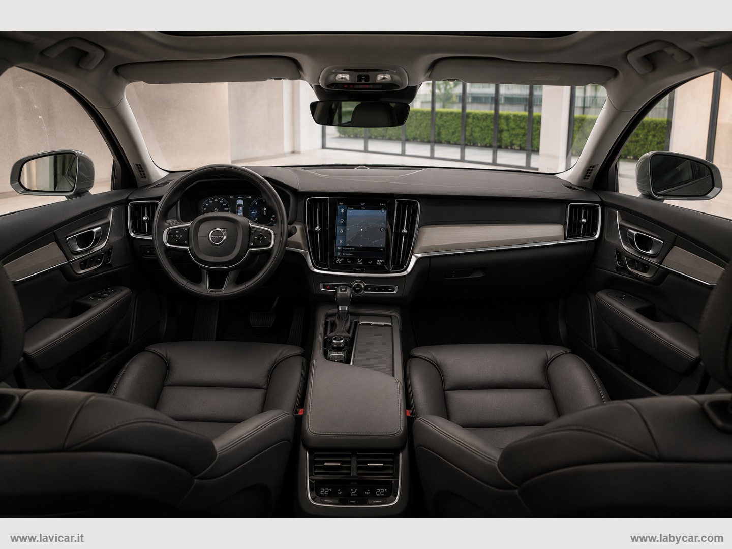 V90 D4 Momentum - immagine 11