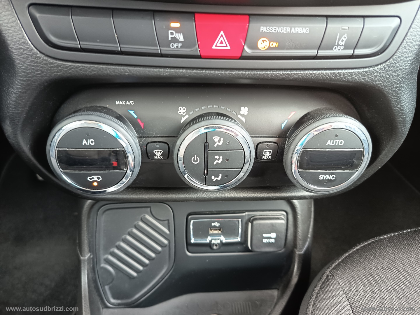 Renegade 1.6 Mjt 120CV Limited - immagine 11