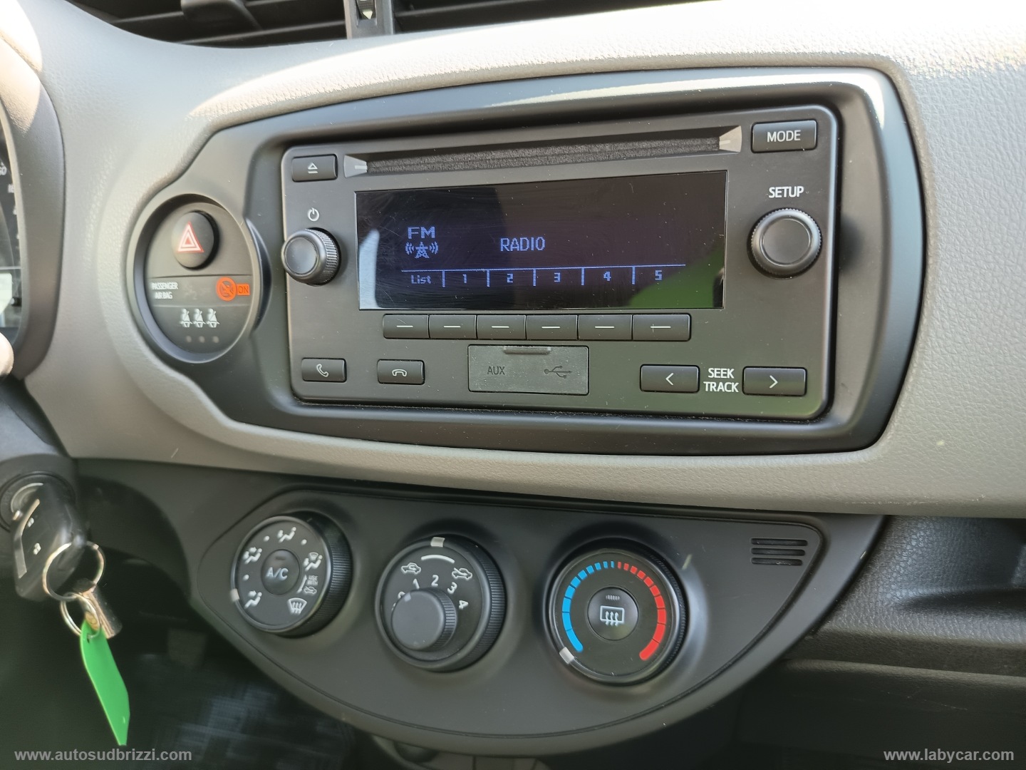Yaris 1.0 72 CV 5p. Cool SOLO 29.000 KM - immagine 11