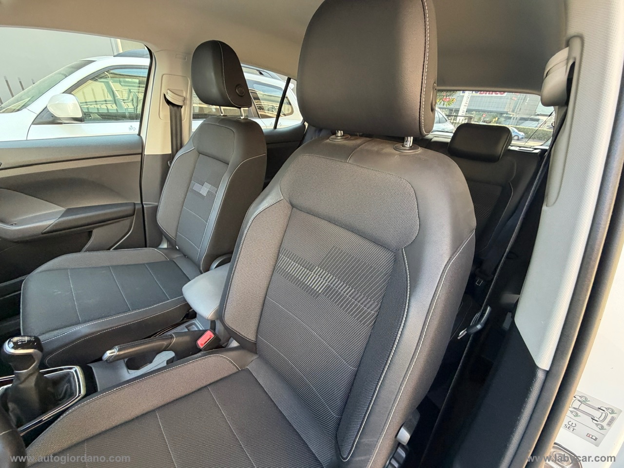 T-Cross 1.0 TSI 115 CV Style BMT - immagine 11
