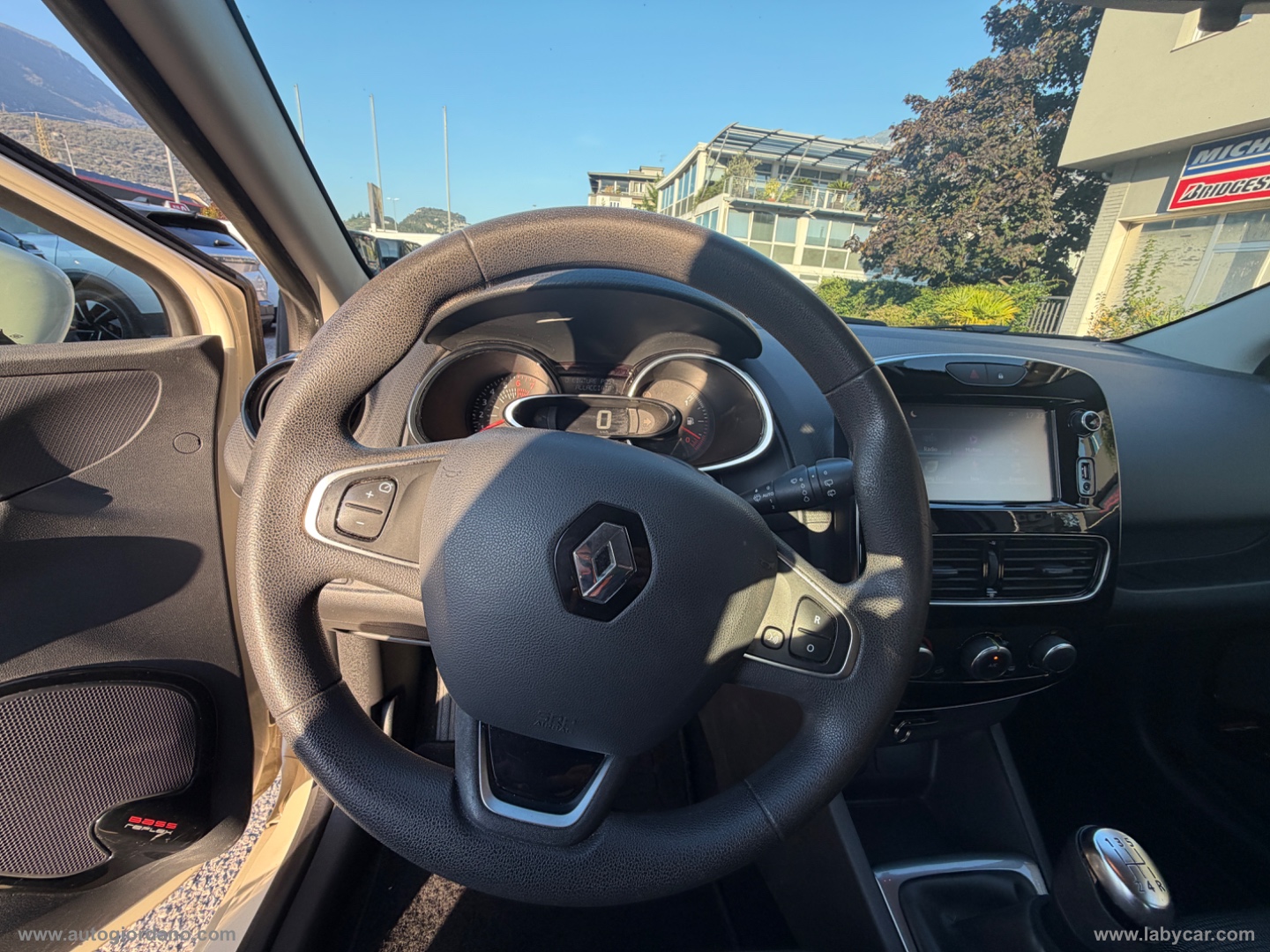 Clio 1.2 75 CV 5p. Life - immagine 11