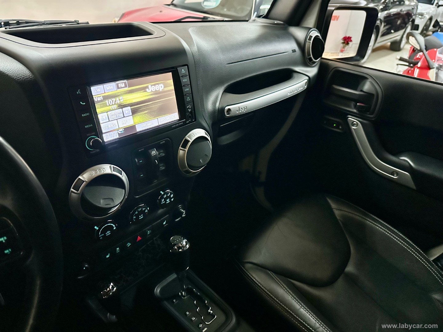 Wrangler Unlimited 2.8 CRD Sahara A. - immagine 11