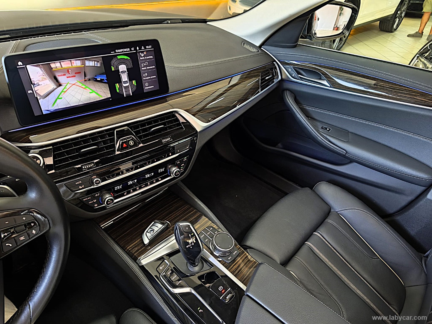 530d 48V LUXURY LINE 2022*24.000KM - immagine 11