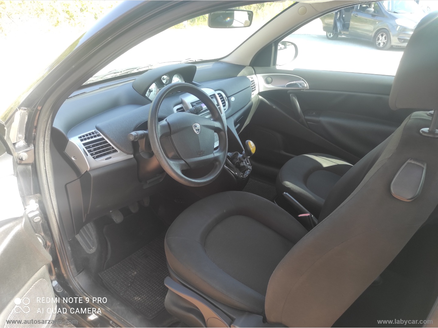 Ypsilon 1.2 69 CV Diva - immagine 11