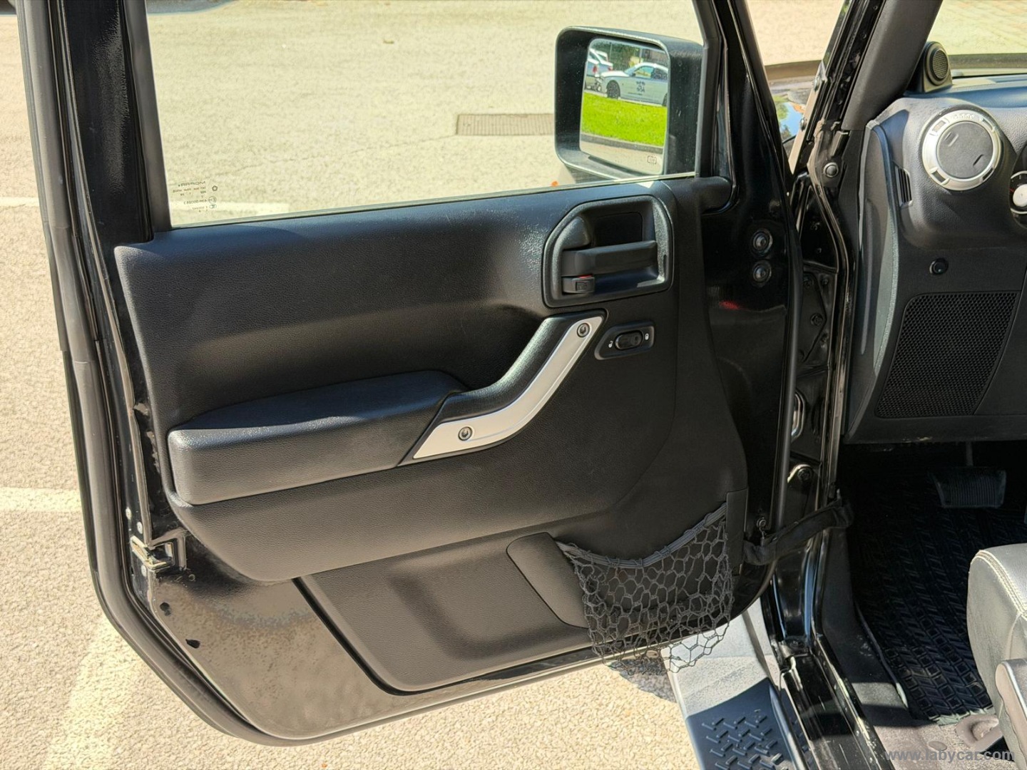 Wrangler Unlimited 2.8 CRD Sahara A. - immagine 11