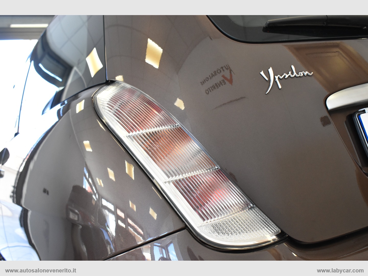 Ypsilon 1.2 Versus - immagine 11