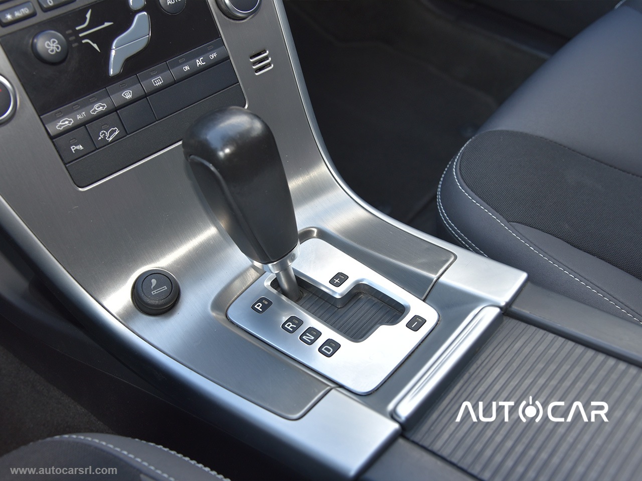 XC60 2.4D D3 AWD Geartronic Momentum - immagine 11