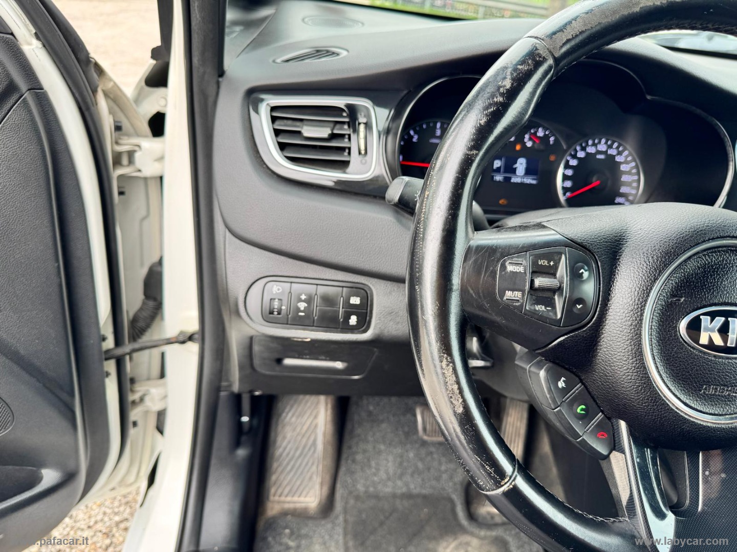 Carens 1.7 CRDi 136 CV Auto Class - immagine 11