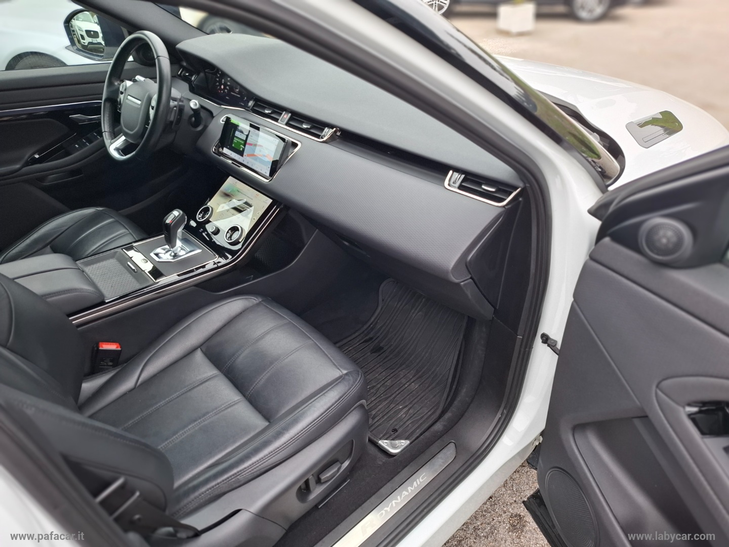 RR Evoque 2.0D L.Flw 150 CV R-Dynamic S - immagine 11