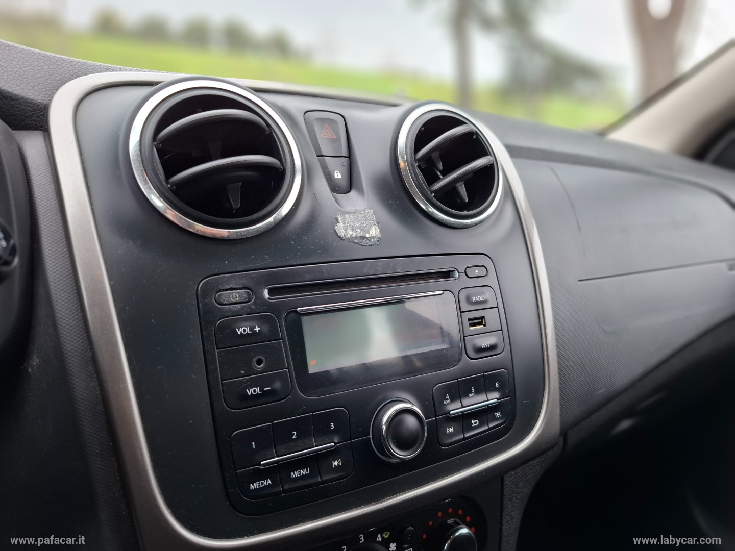 Logan MCV 1.5 dCi 8V 75 CV S&S Ambiance - immagine 11