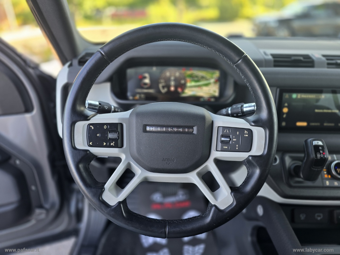 Defender 110 3.0D I6 250 CV X-Dynamic S - immagine 11