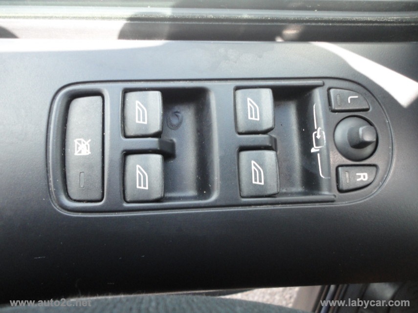 Freelander 2.2 TD4 S.W. SE - immagine 11