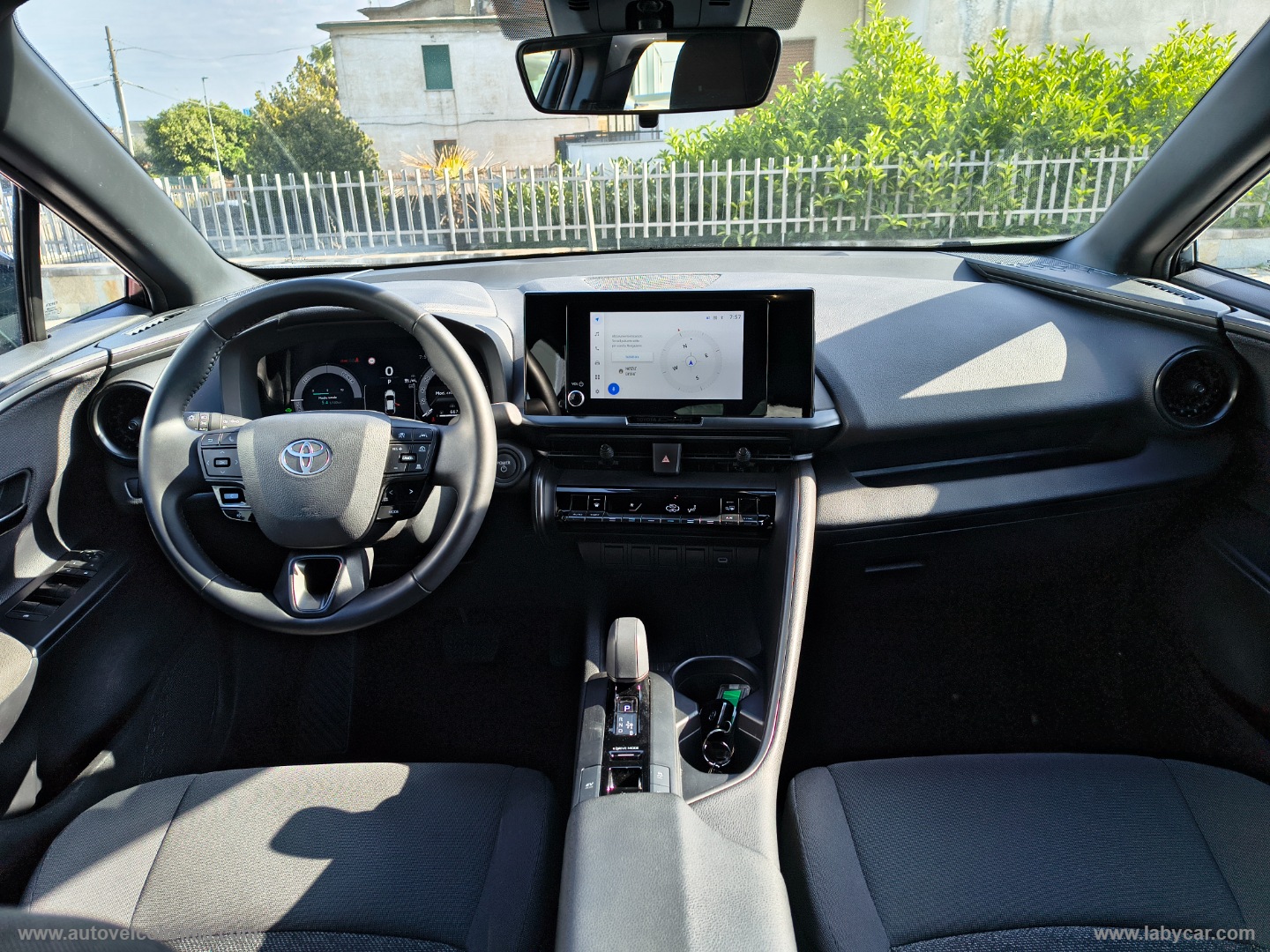 C-HR 1.8 HV Active - immagine 11