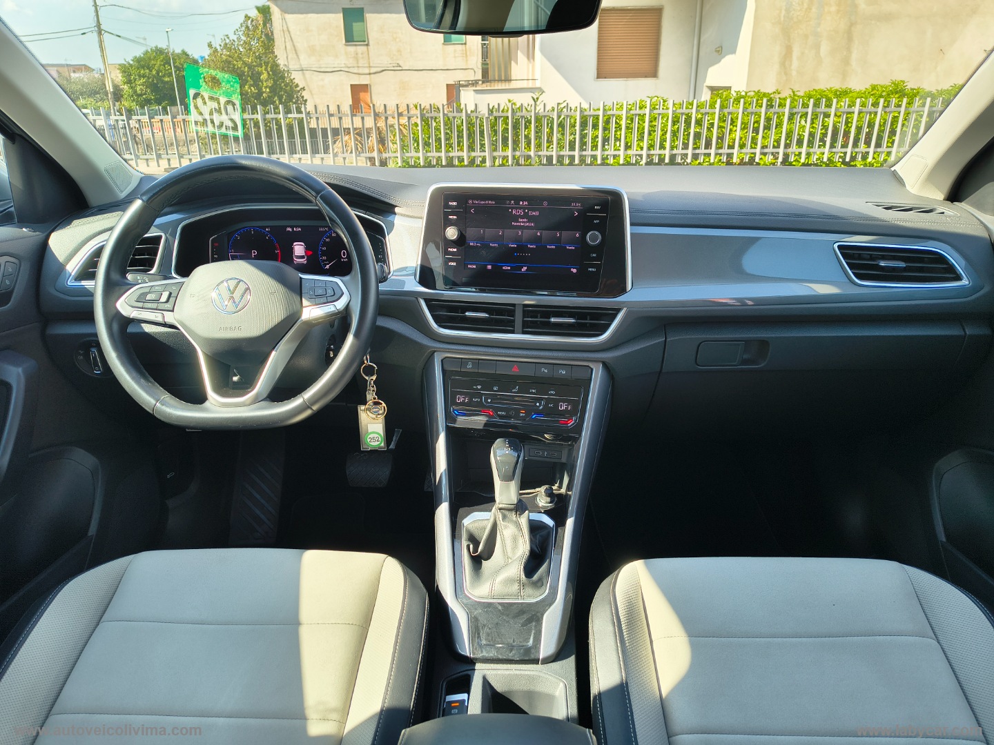 T-Roc 2.0 TDI SCR 150 CV DSG Style - immagine 11