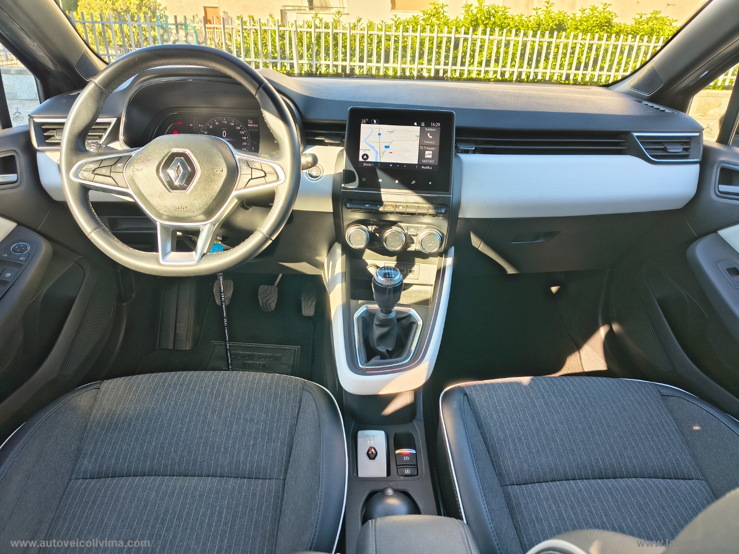 Clio TCe 100 CV GPL Techno - immagine 11