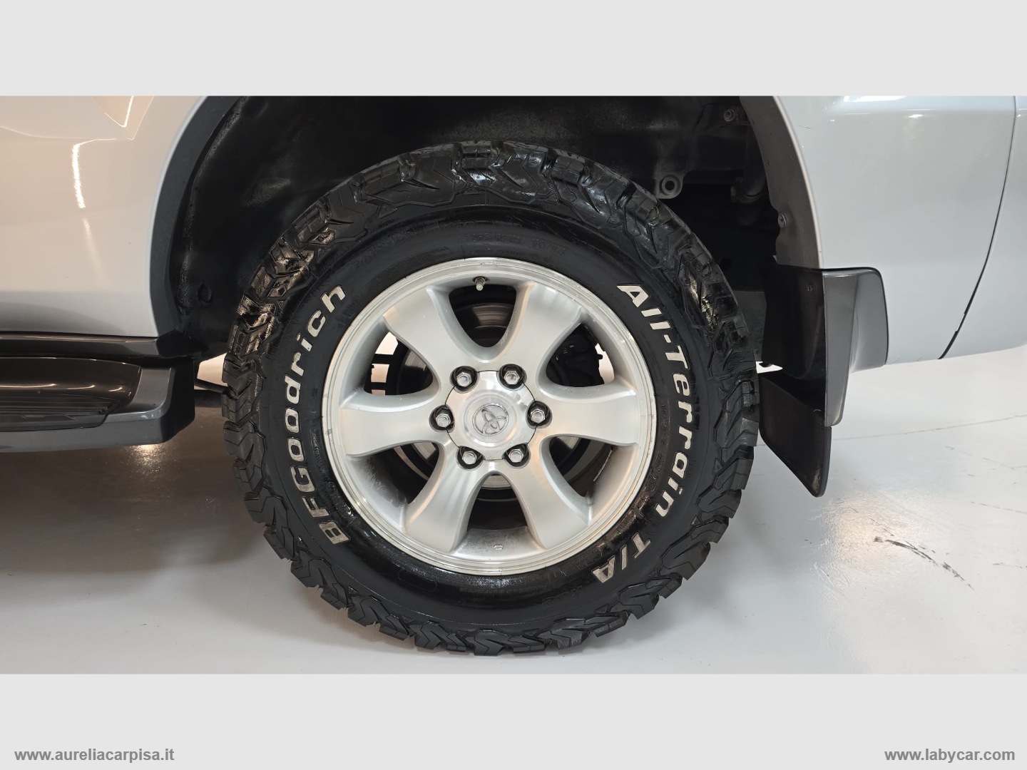 Land Cruiser 3.0 D-4D 16V 3p. aut. Exec. - immagine 11
