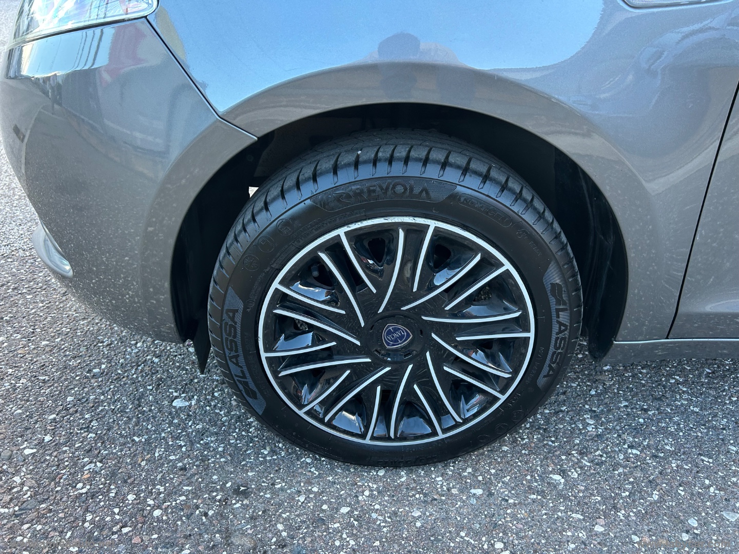 Ypsilon 1.2 69 CV 5p. S&S Elefantino Blu - immagine 11