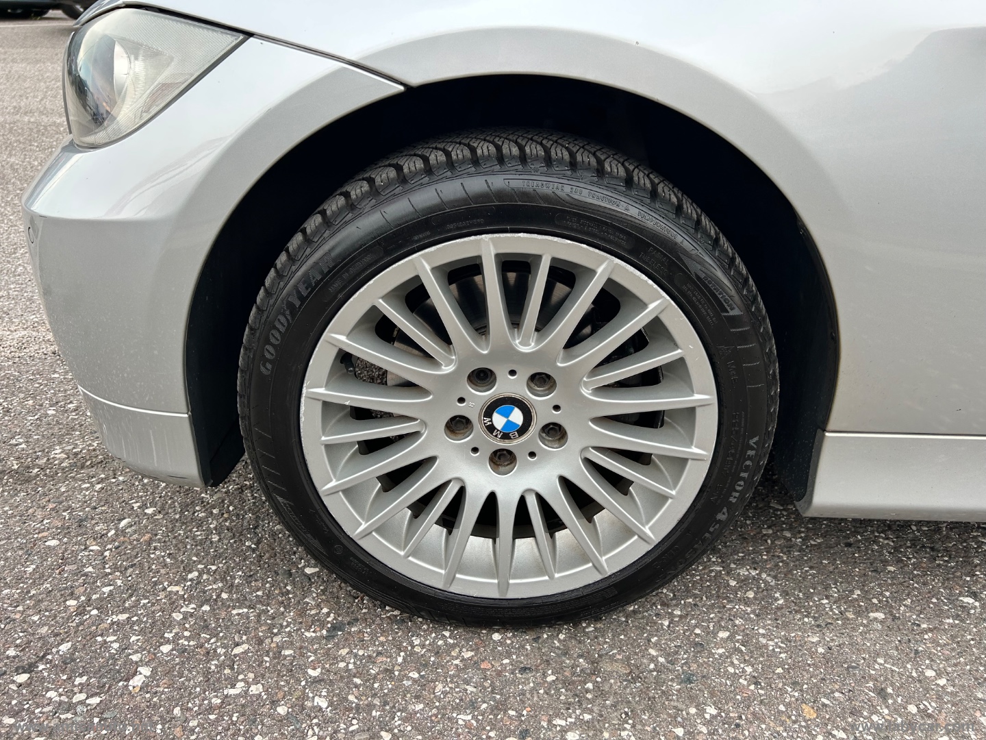 320d Touring Eletta - immagine 11