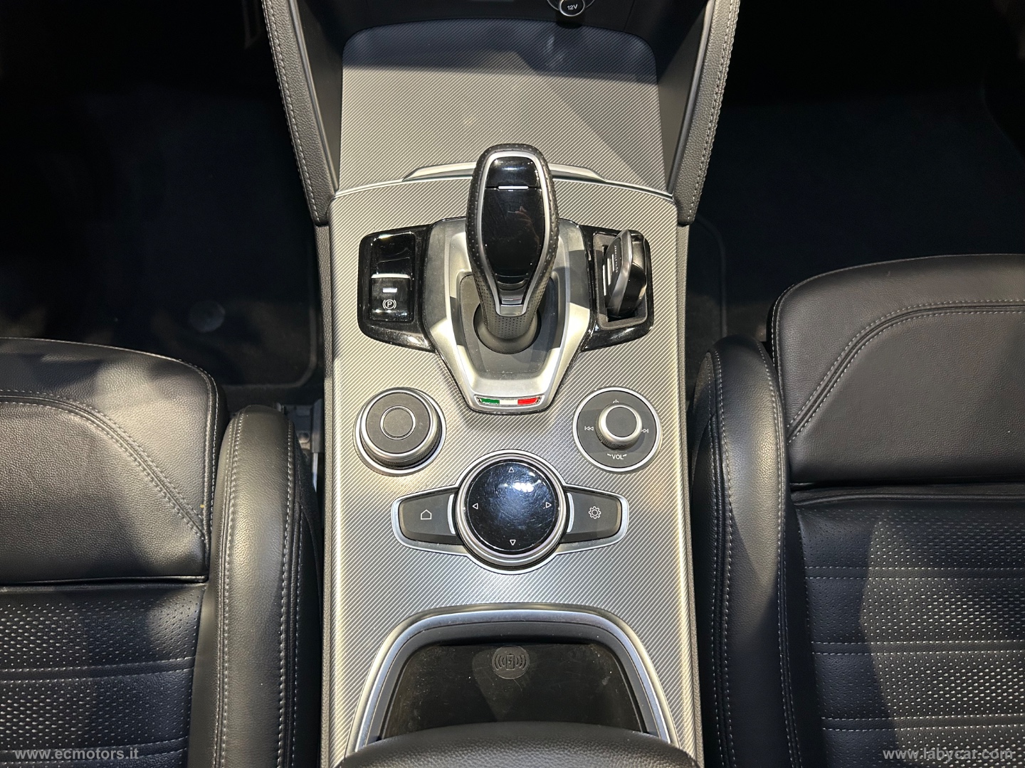 Stelvio 2.0 Turbo 280 CV AT8 Q4 Veloce - immagine 11