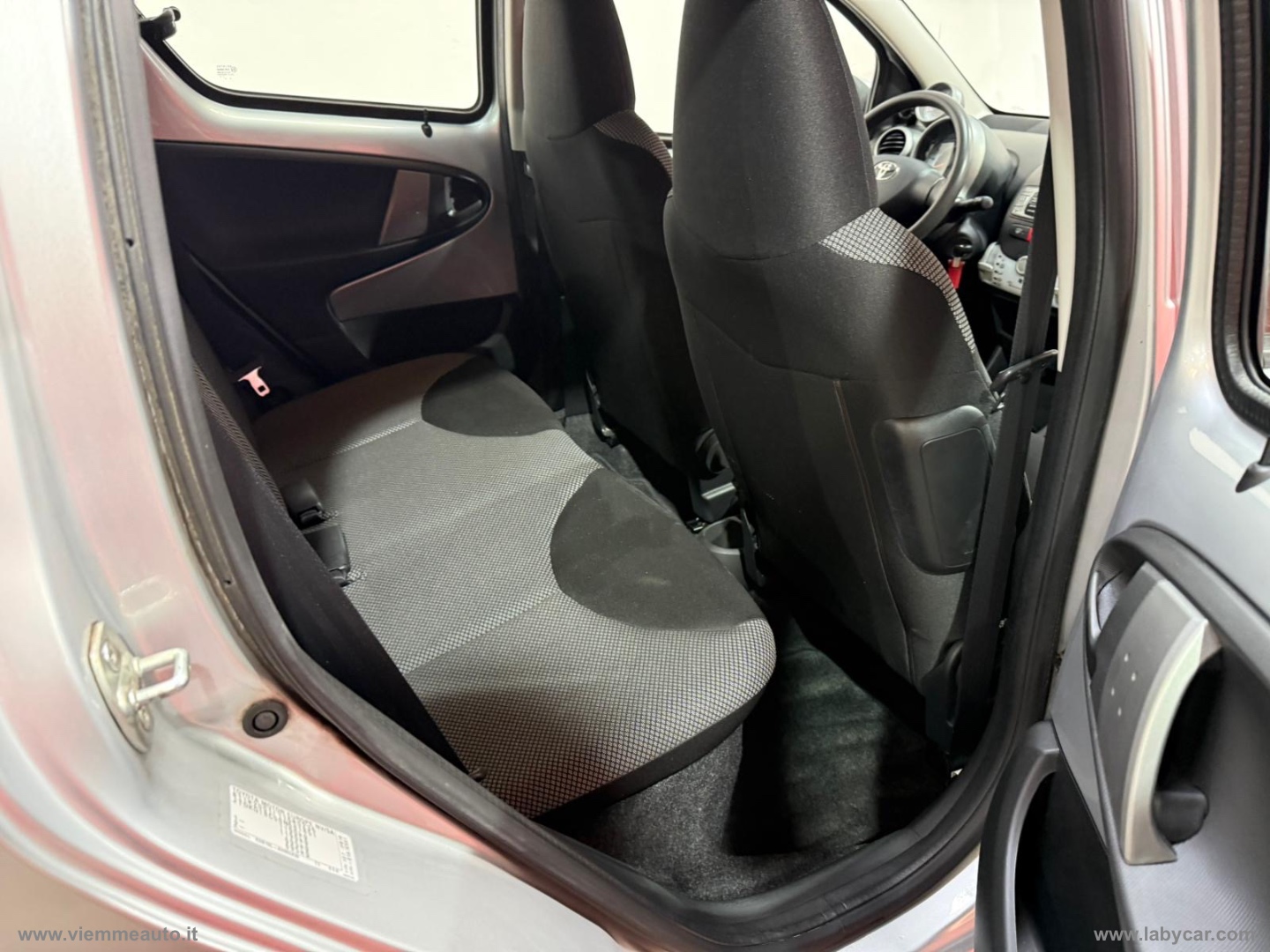 Aygo 1.0 12V VVT-i 5p. Lounge Connect - immagine 11