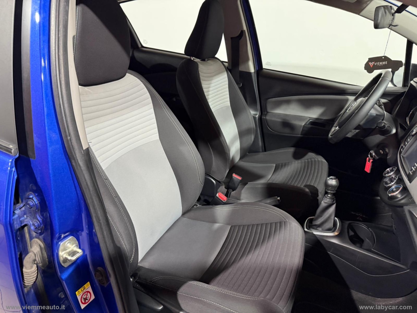 Yaris 1.5 5p. Lounge - immagine 11