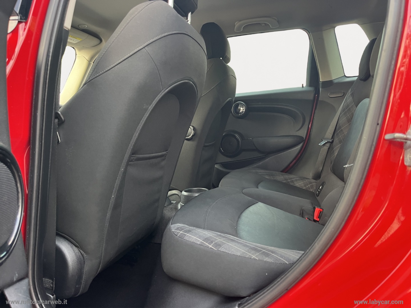 Mini Cooper D 5 porte - immagine 11