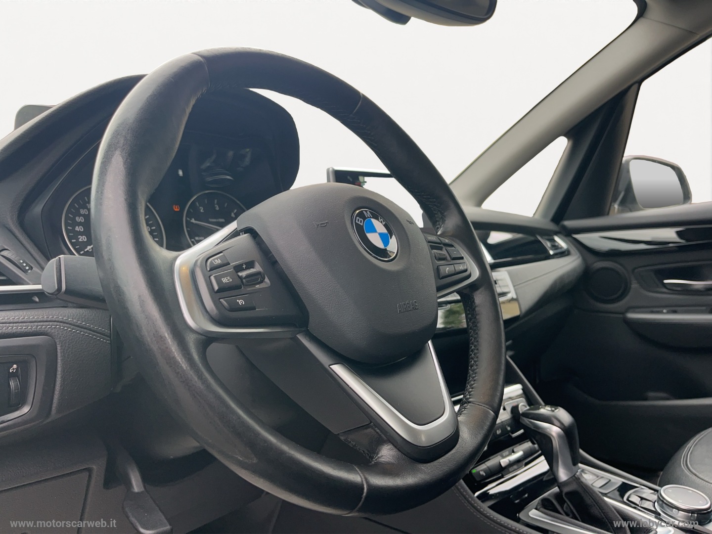 218d Active Tourer Luxury - immagine 11