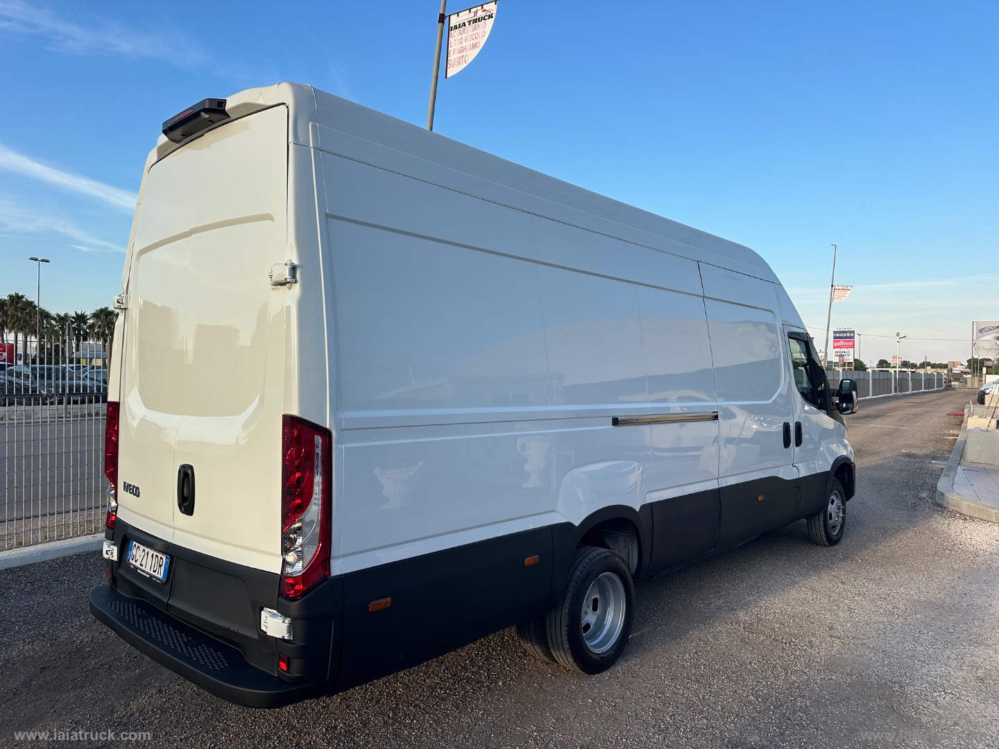 Daily35C14 GEMELLATO BENZ-METANO HIMATIC - immagine 11