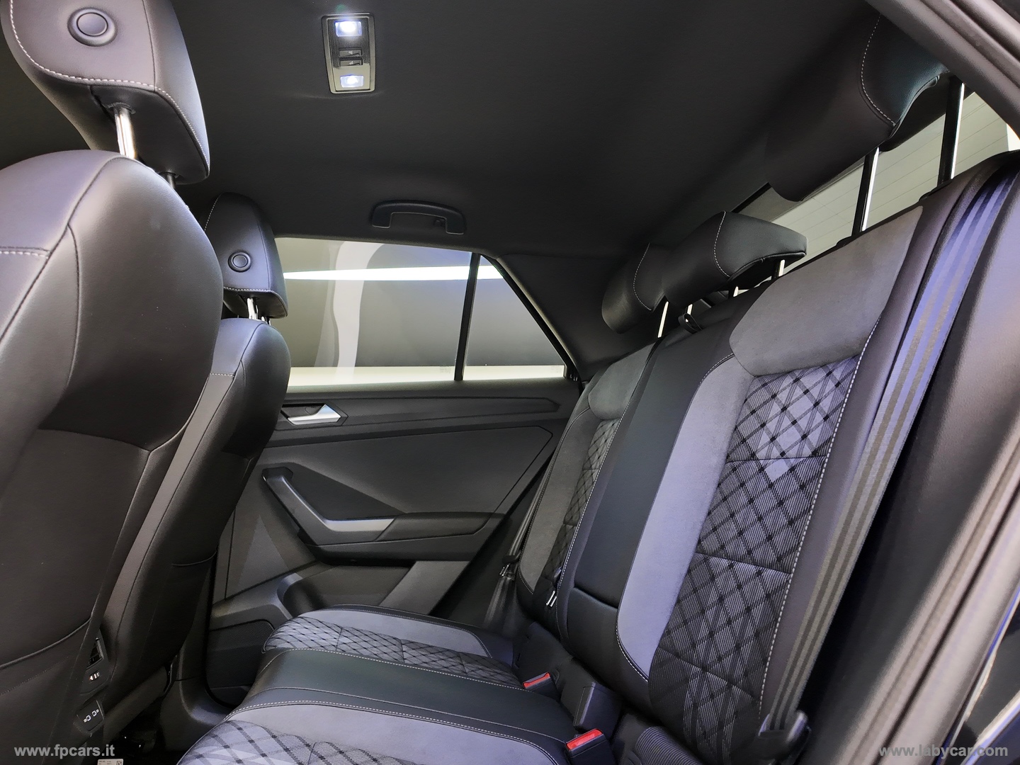 T-Roc 2.0 TDI SCR 150 CV DSG R-Line Plus - immagine 11