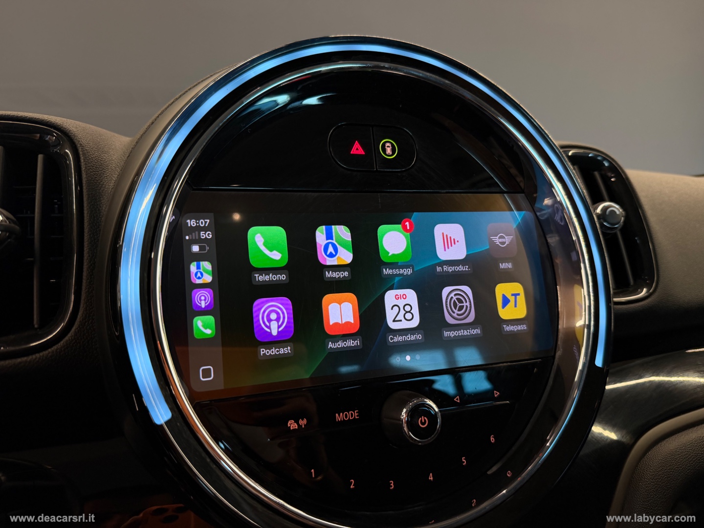 Mini Cooper D Essential Countryman - immagine 11