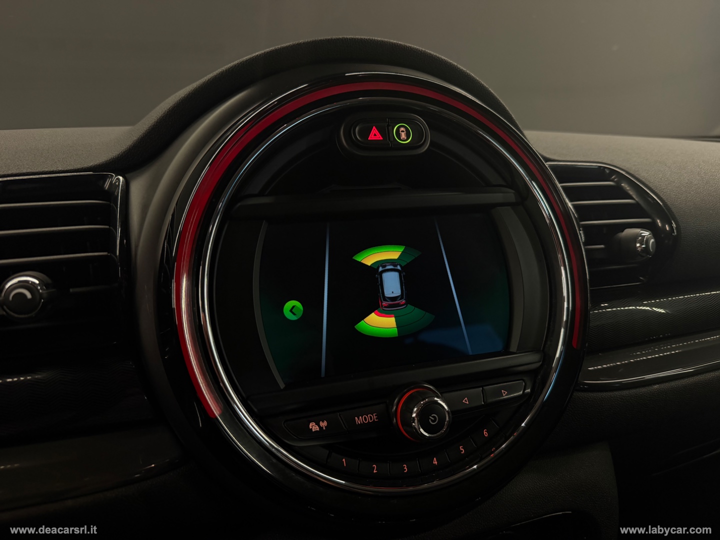 Mini Cooper D Business Clubman Aut. - immagine 11