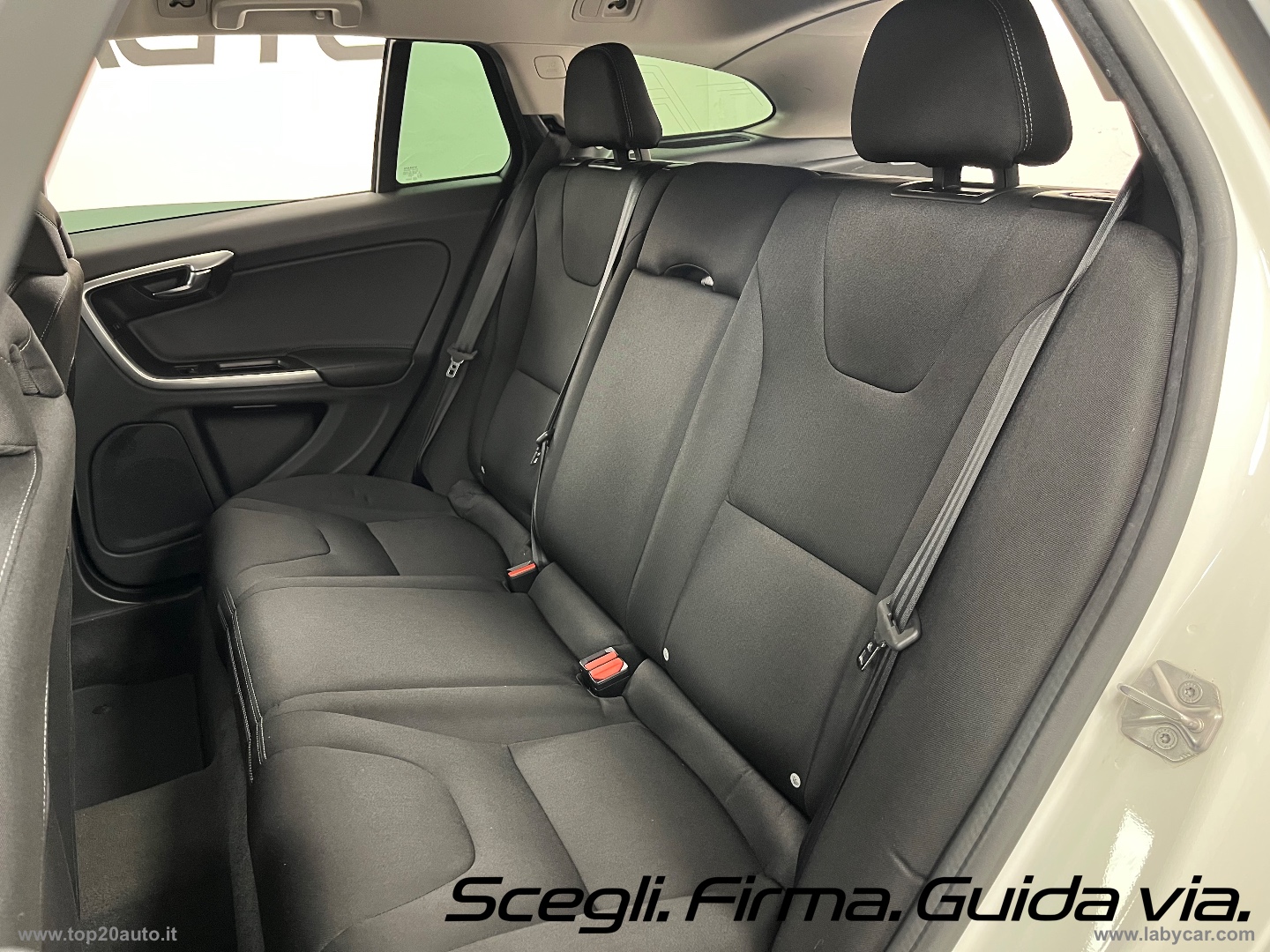 V60 Cross Country D3 Geartronic Momentum - immagine 11