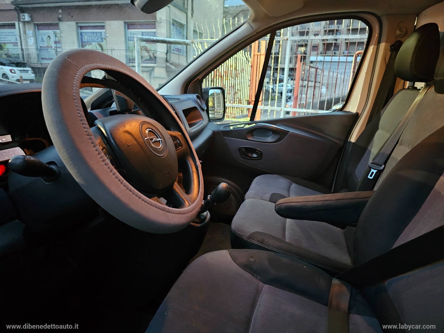 Vivaro 29 1.6 BiT. EcoF. PC-TN Furg. Ed. - immagine 11