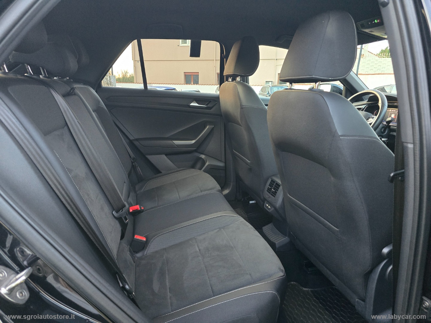 T-Roc 2.0 TDI SCR R-Line - immagine 11