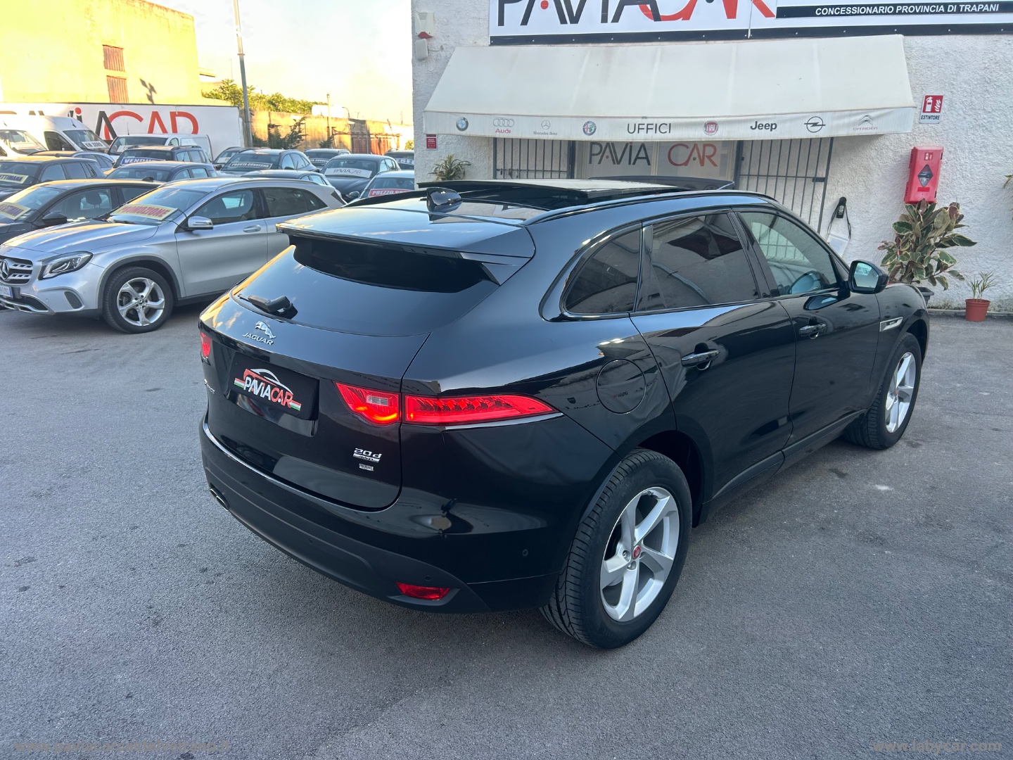 F-Pace 2.0 D 180 CV AWD aut. R-Sport - immagine 11