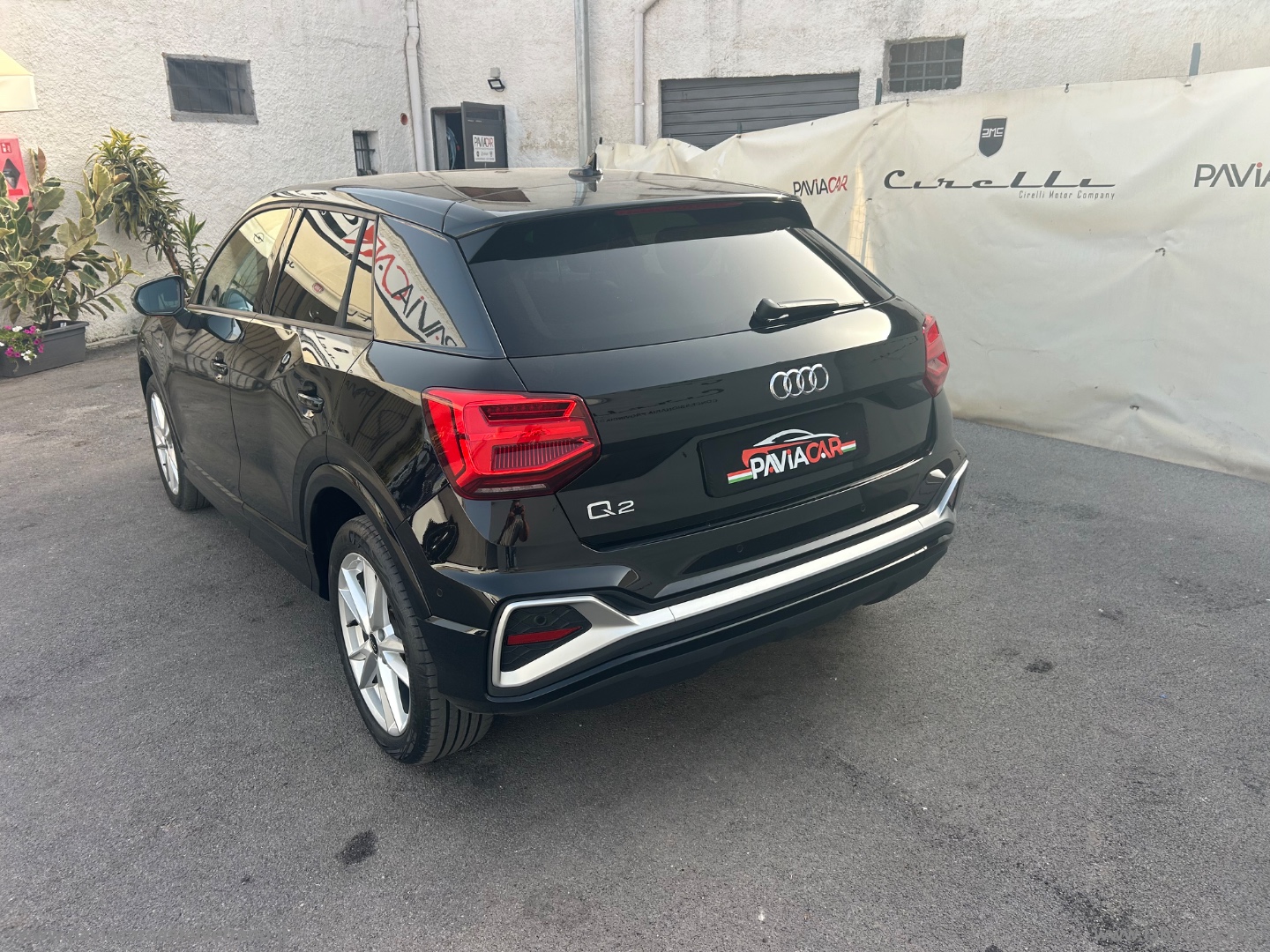 Q2 35 TFSI S tronic Identity Black - immagine 11