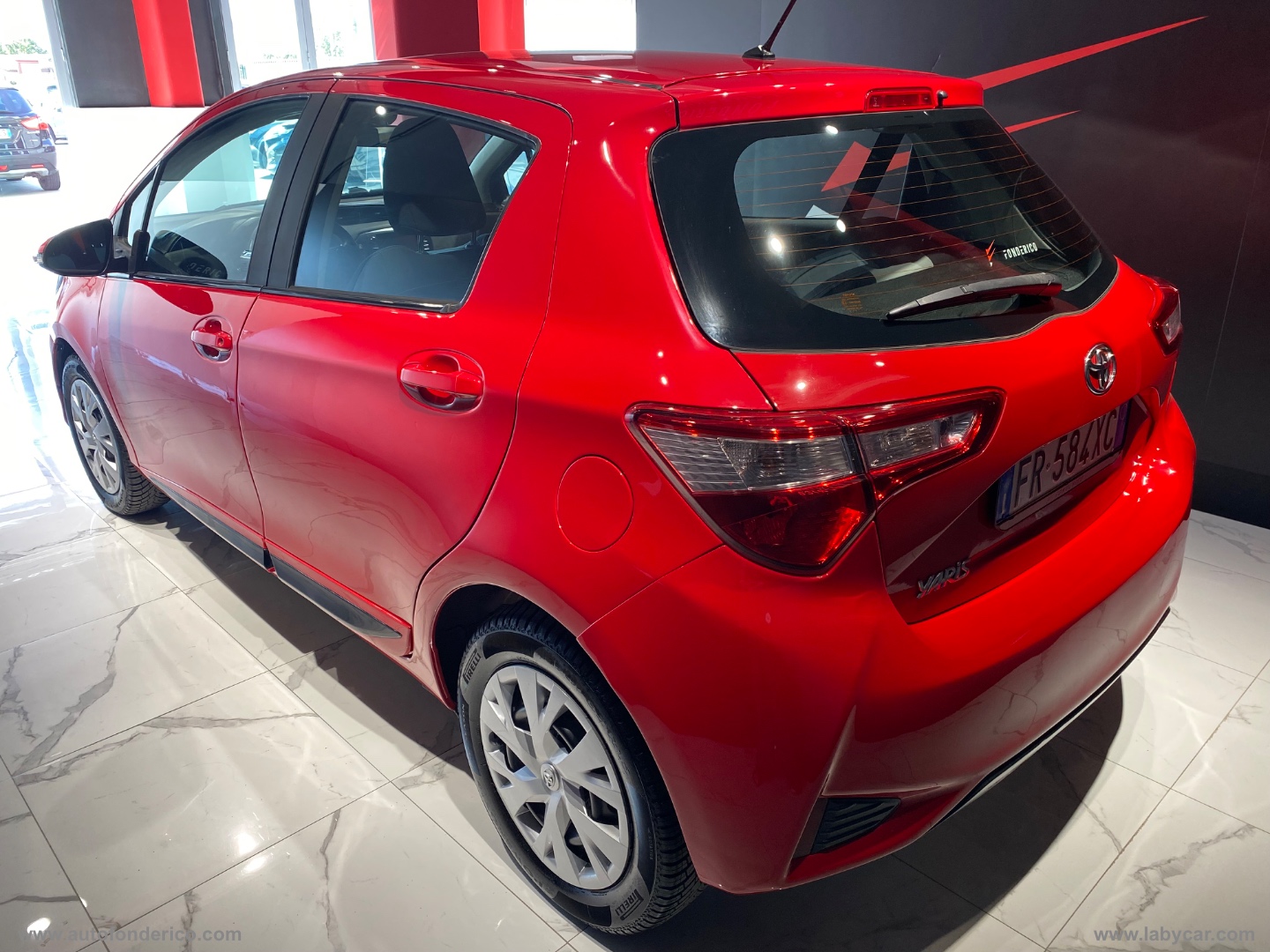 Yaris 1.0 72 CV 5p. Lounge - immagine 11