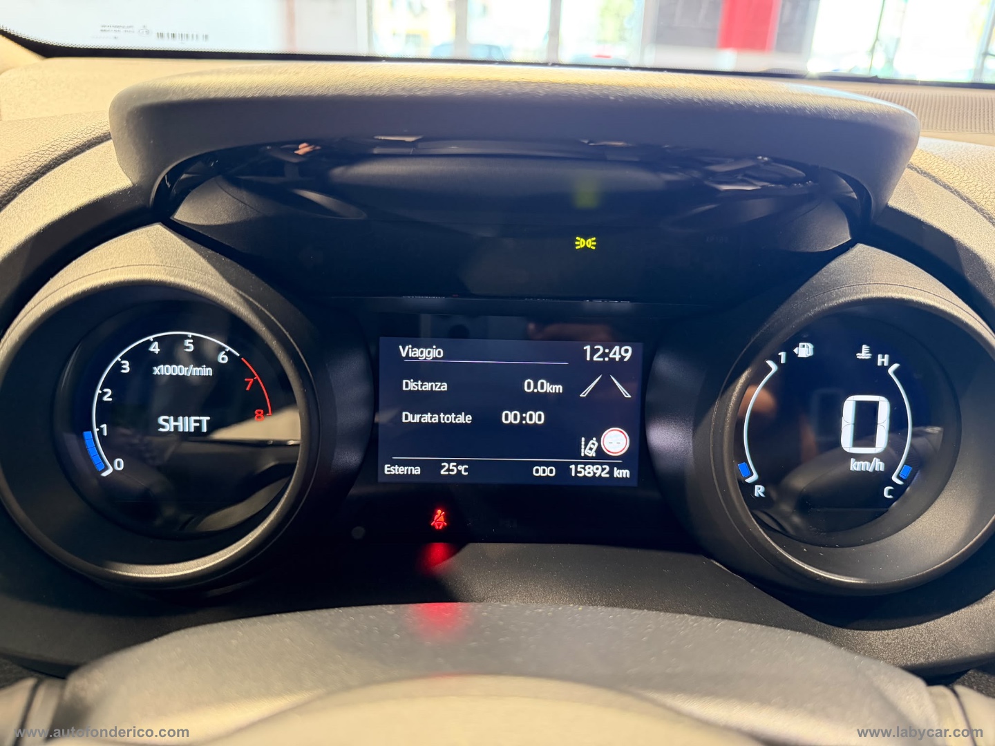 Yaris 1.0 5p. Active - immagine 11