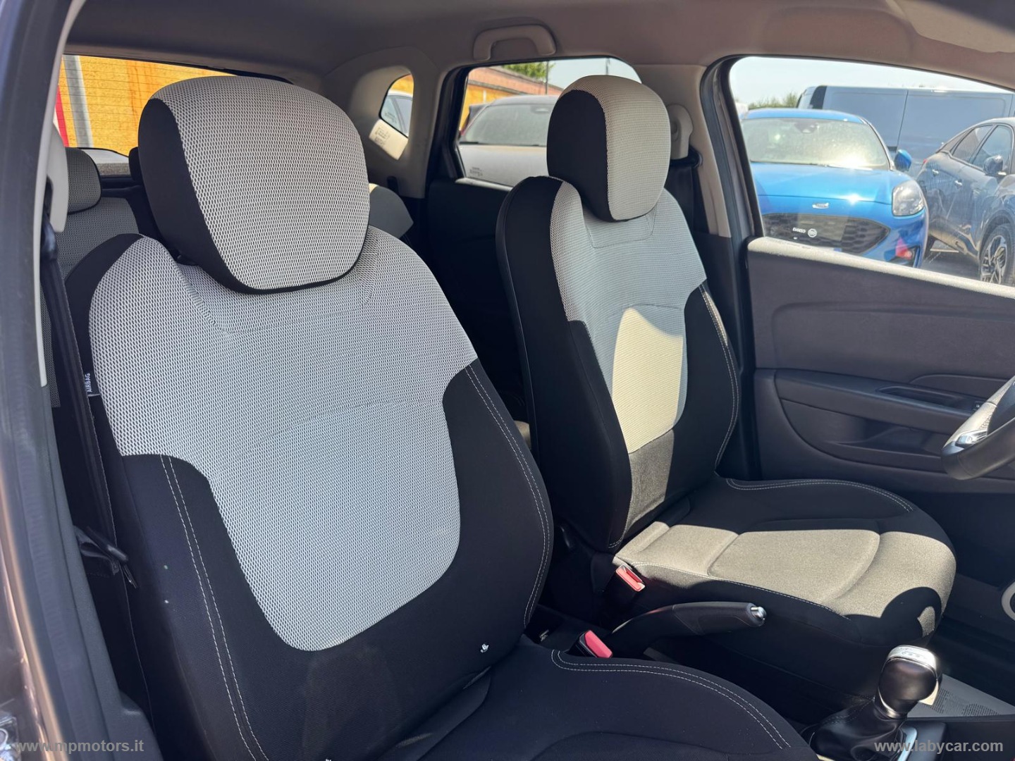 CAPTUR BUSINESS 1.5 DCi 90CV AUTOMATICA - immagine 11