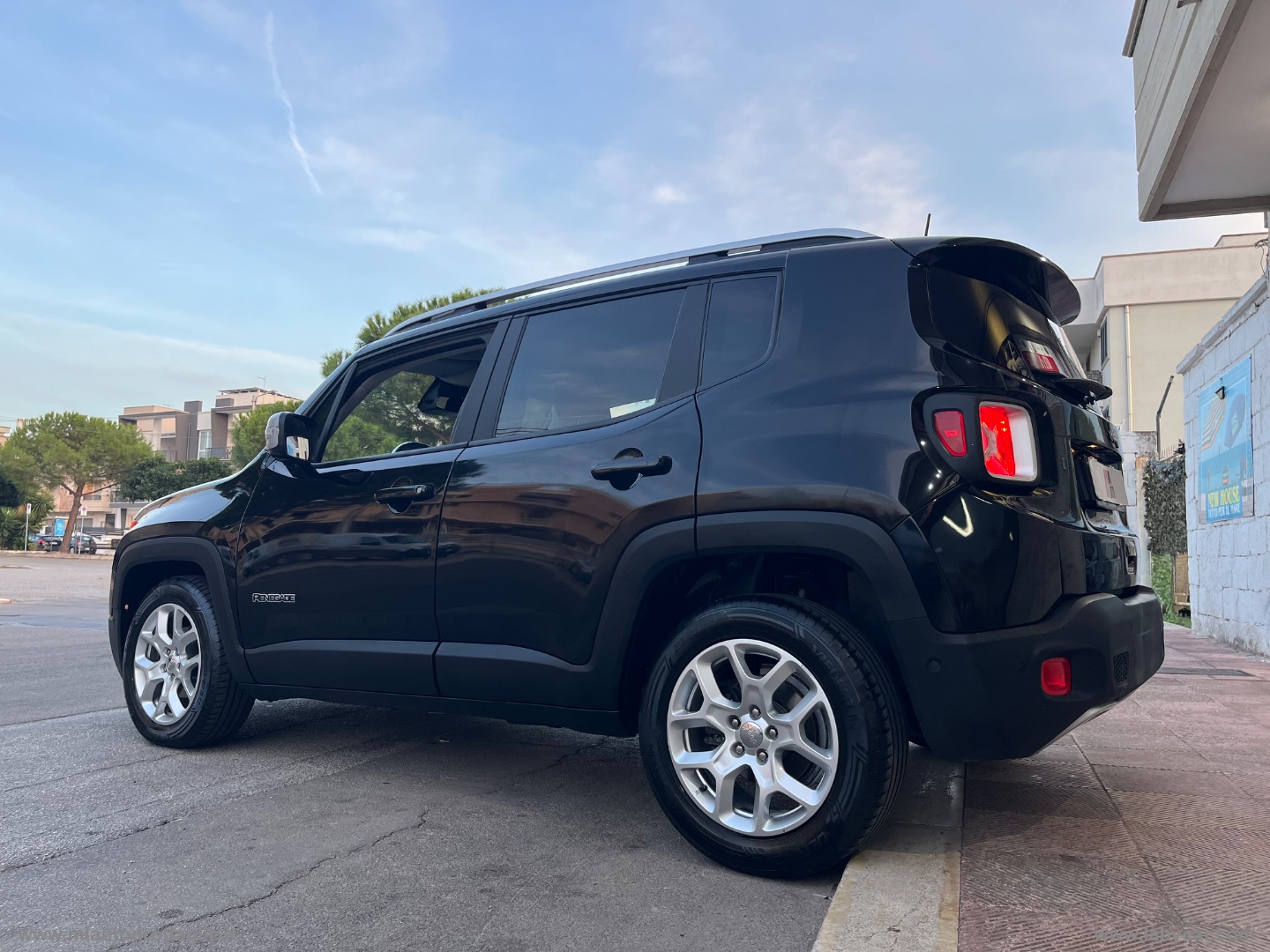 Renegade 1.6 Mjt 120CV Limited - immagine 11
