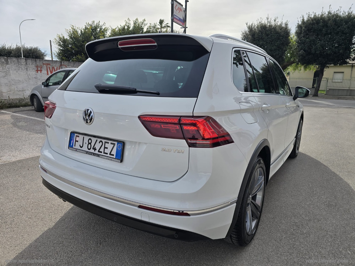 Tiguan 2.0 TDI DSG Business BMT R LINE - immagine 11