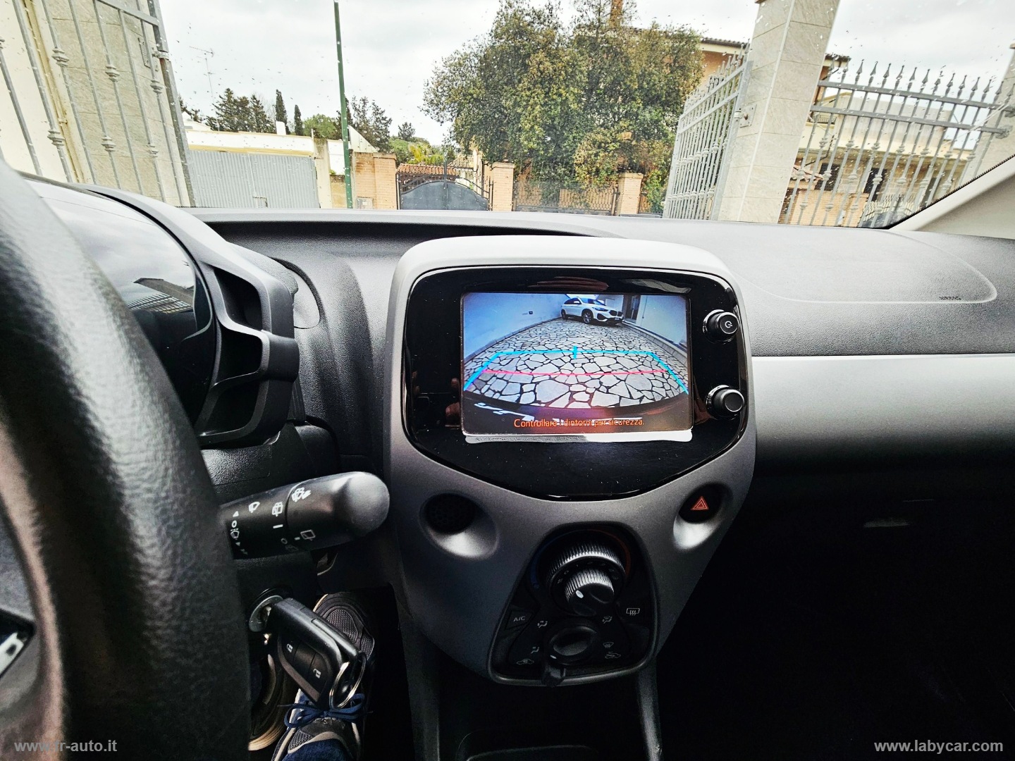 Aygo 1.0 VVT-i 72 CV 5p. x-cite - immagine 11