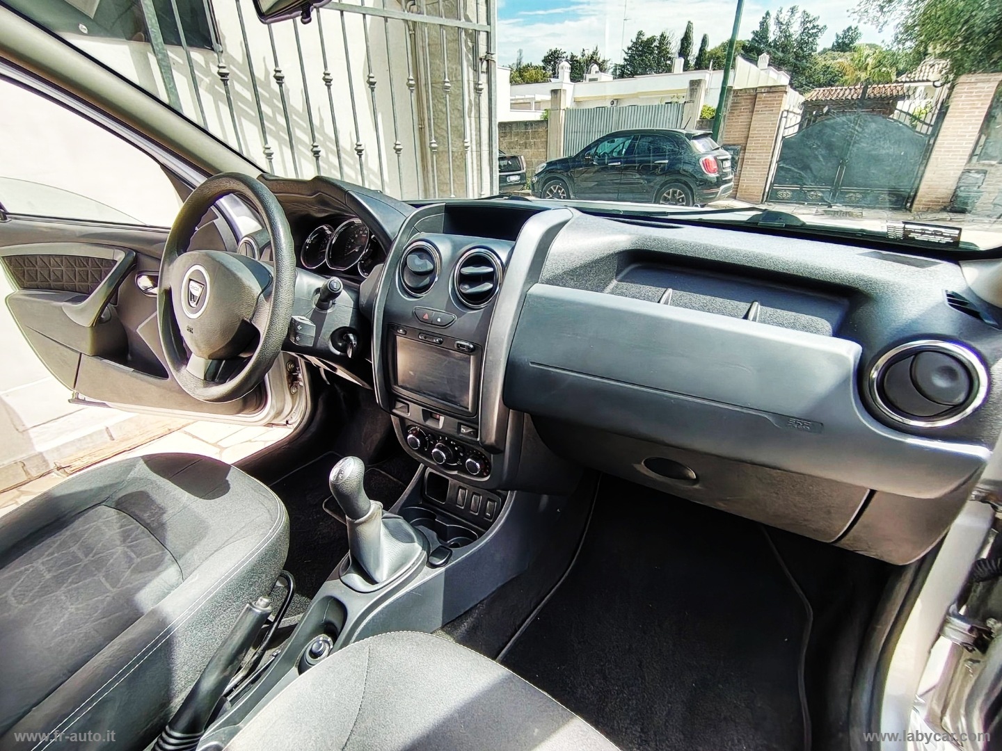 Duster 1.6 110 CV 4x2 Lauréate - immagine 11