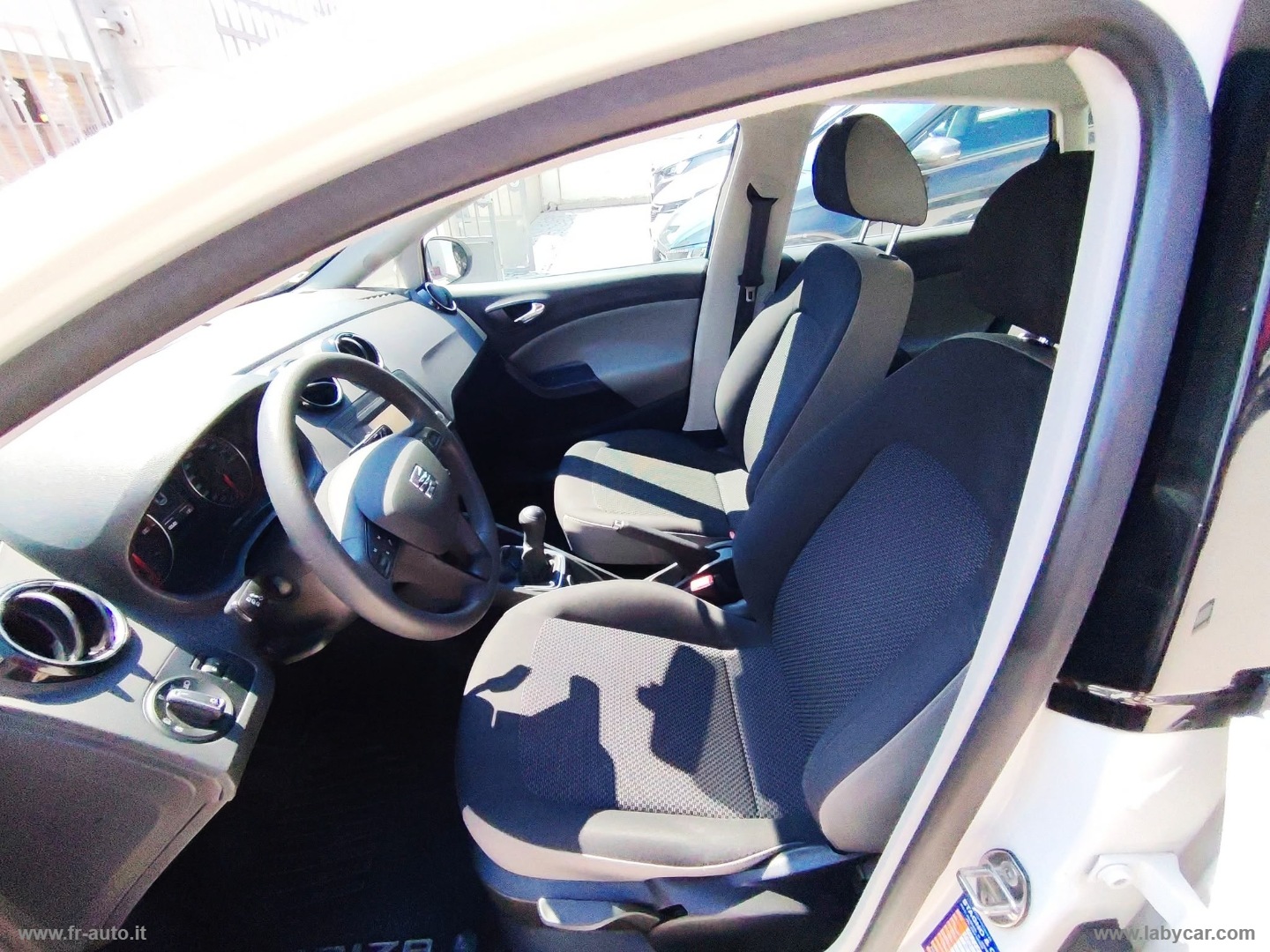Ibiza 1.0 75CV 5p. Connect - immagine 11