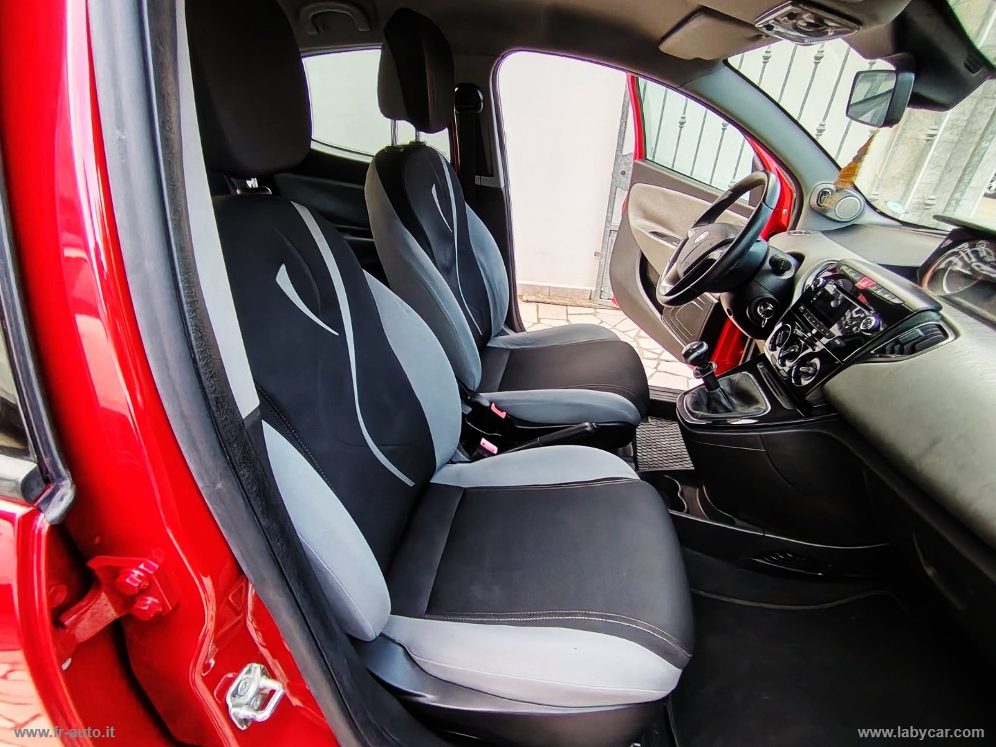 Ypsilon 1.2 69 CV 5p. GPL Ecochic Gold - immagine 11