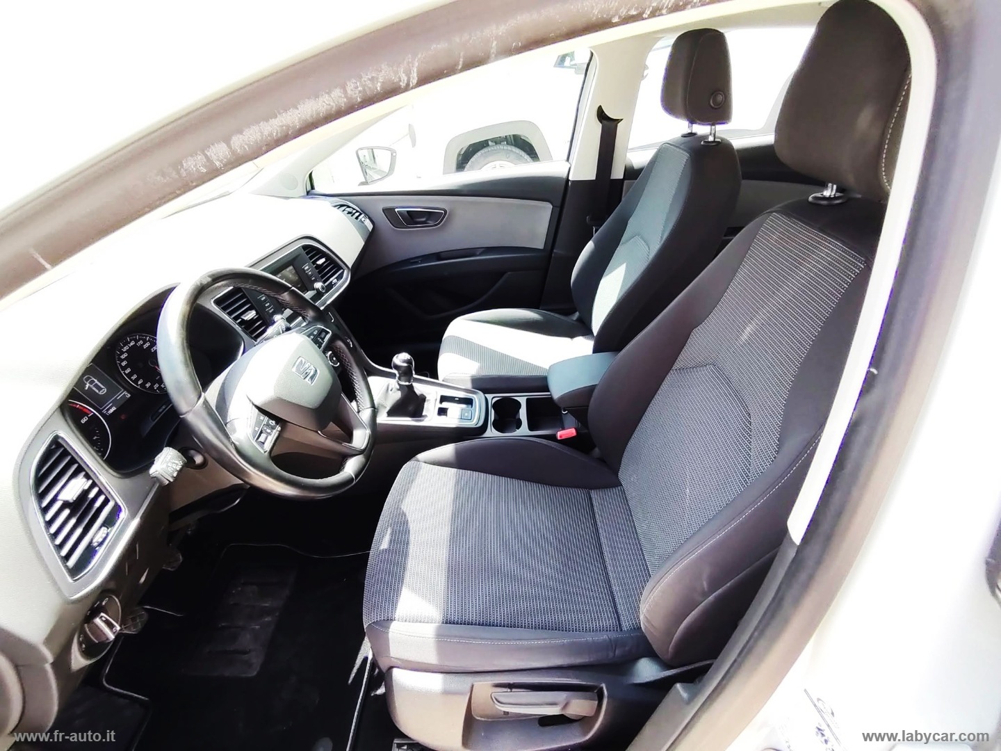 Leon 1.6 TDI 115 CV ST Black Edition - immagine 11