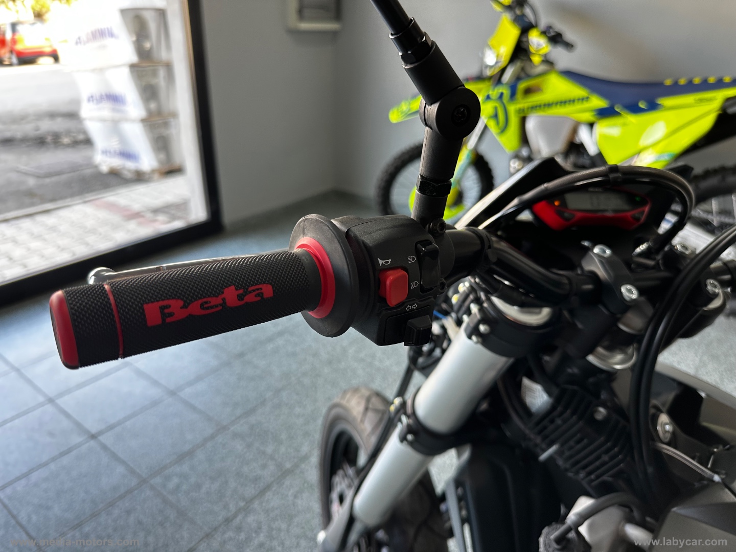 RR 125 4T - immagine 11
