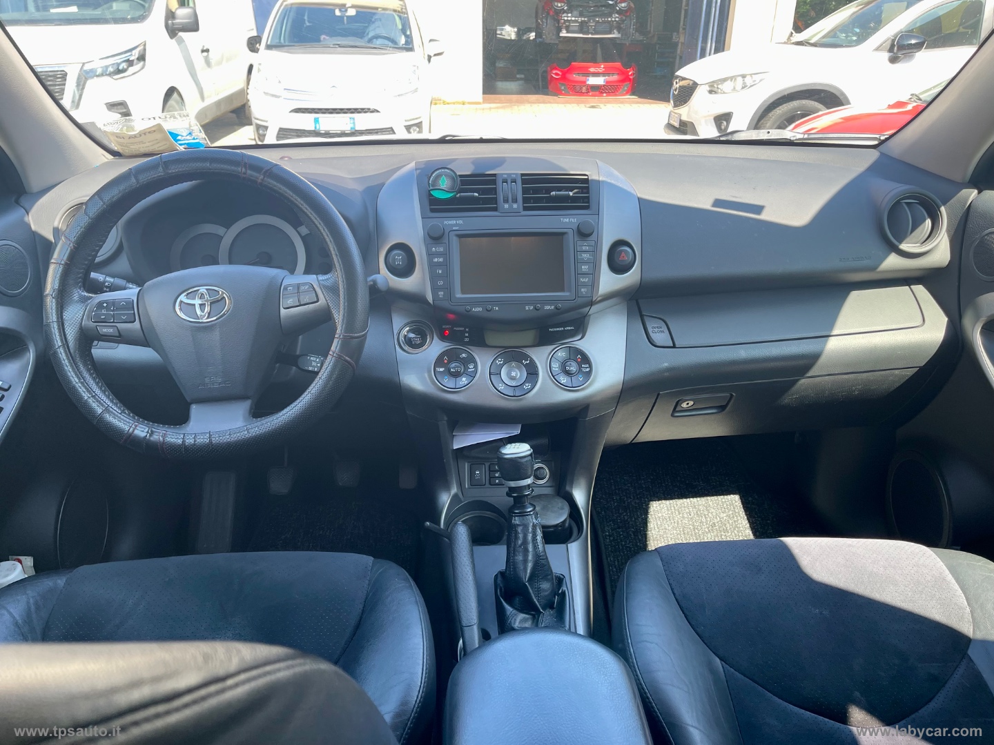 RAV4 Crossover 2.2 D-4D 150 CV Exclusive - immagine 11
