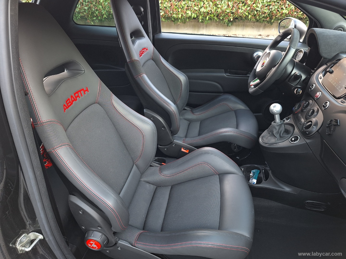 695 1.4 Turbo T-Jet 180 CV SABELT CARBONIO - immagine 11