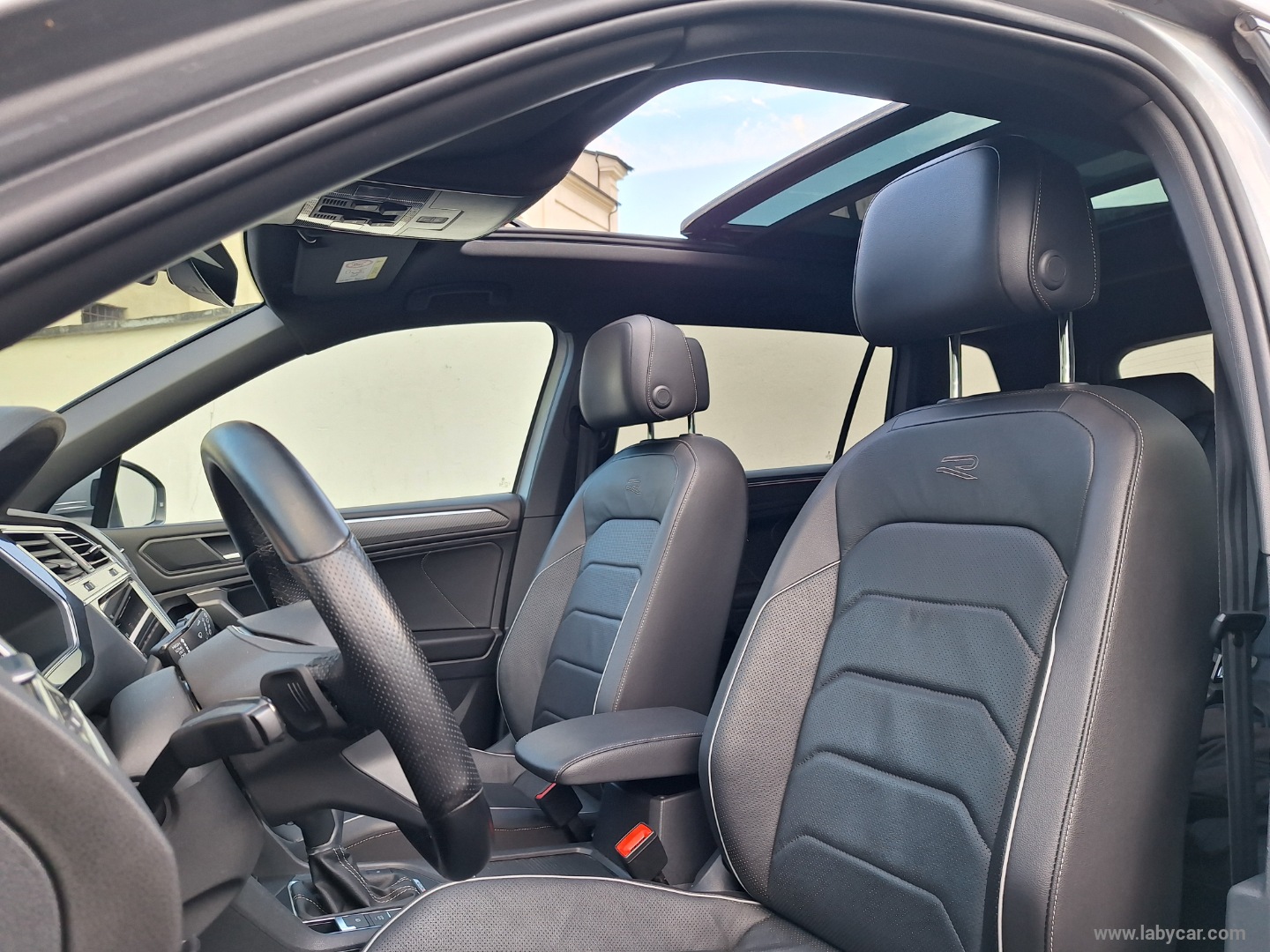 Tiguan Allsp. 4MOTION R-LINE TETTO PELLE - immagine 11